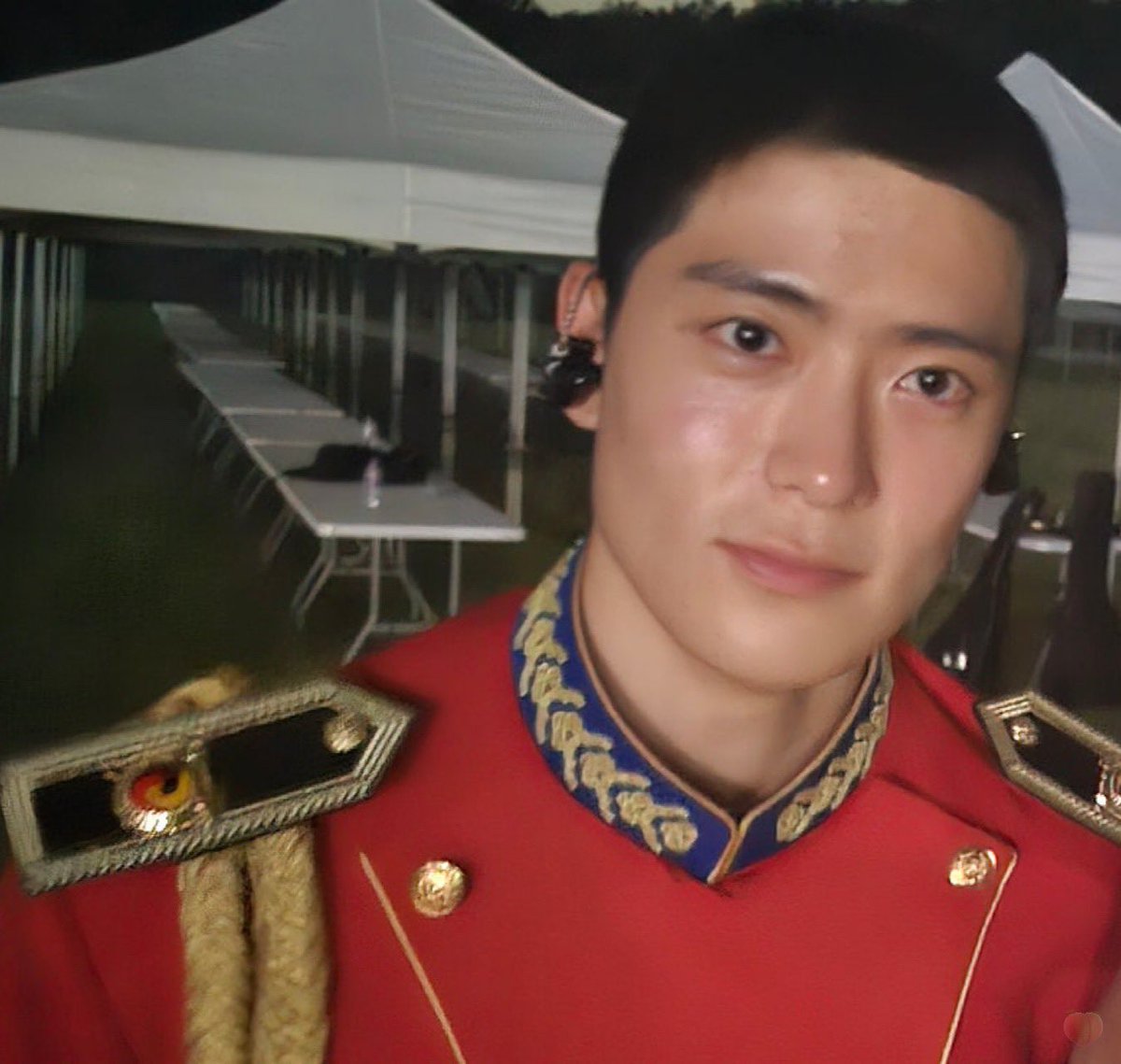 แจฮยอนหน้าสด คือผิวดีกว่าเราที่ลงรองพื้นๆ ขนาดว่าอยู่ในกรม ไม่ได้ดูแลผิวมากนะนั้น 5555555