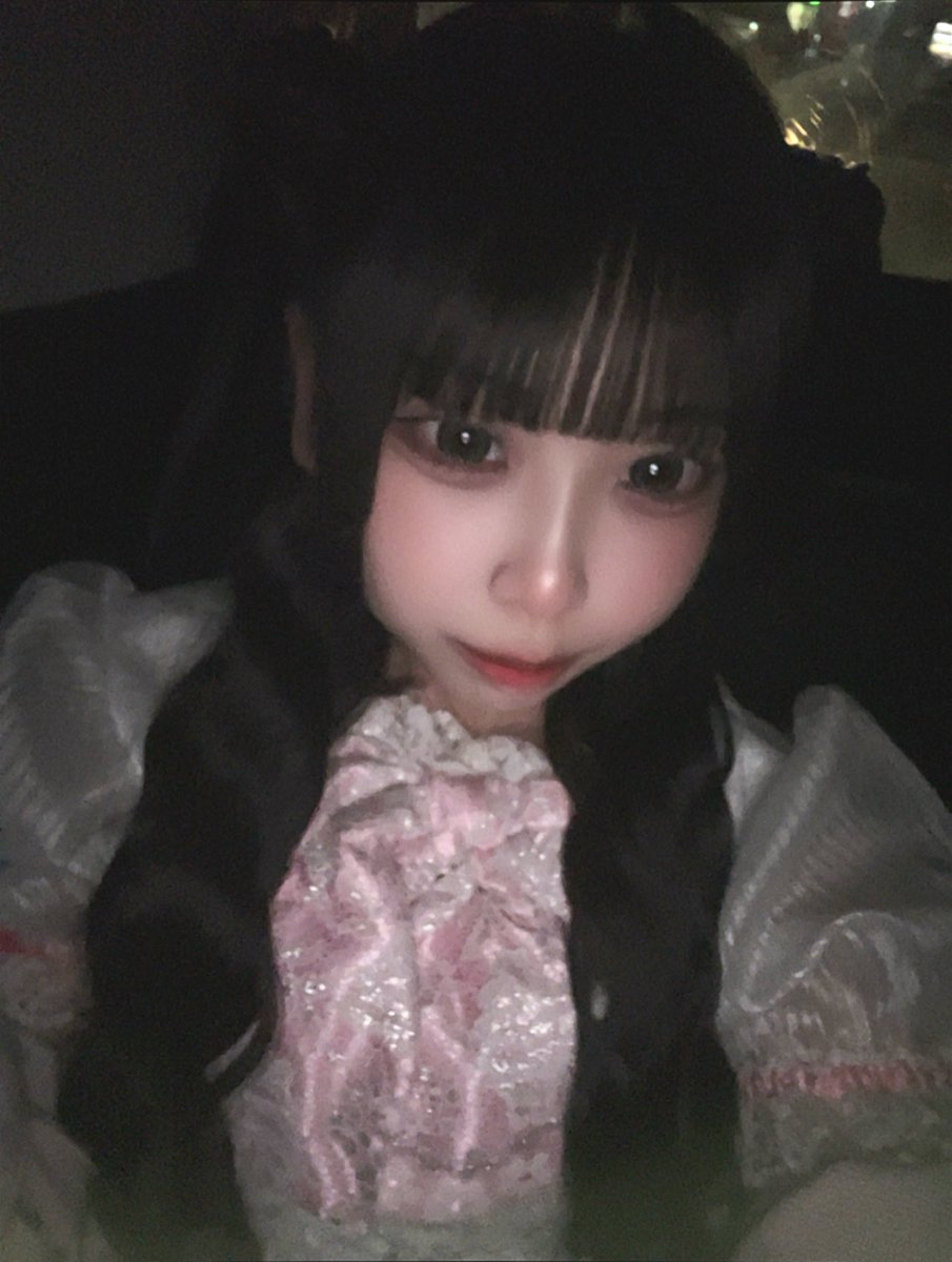 yu813zu's tweet photo. 昨日はVERSUSさんでのライブありがとうございました🩷🩷
あとみんなでライブでれるのは2回なので是非皆さん来てください🥹❤️ https://t.co/UNZ2Mk428v