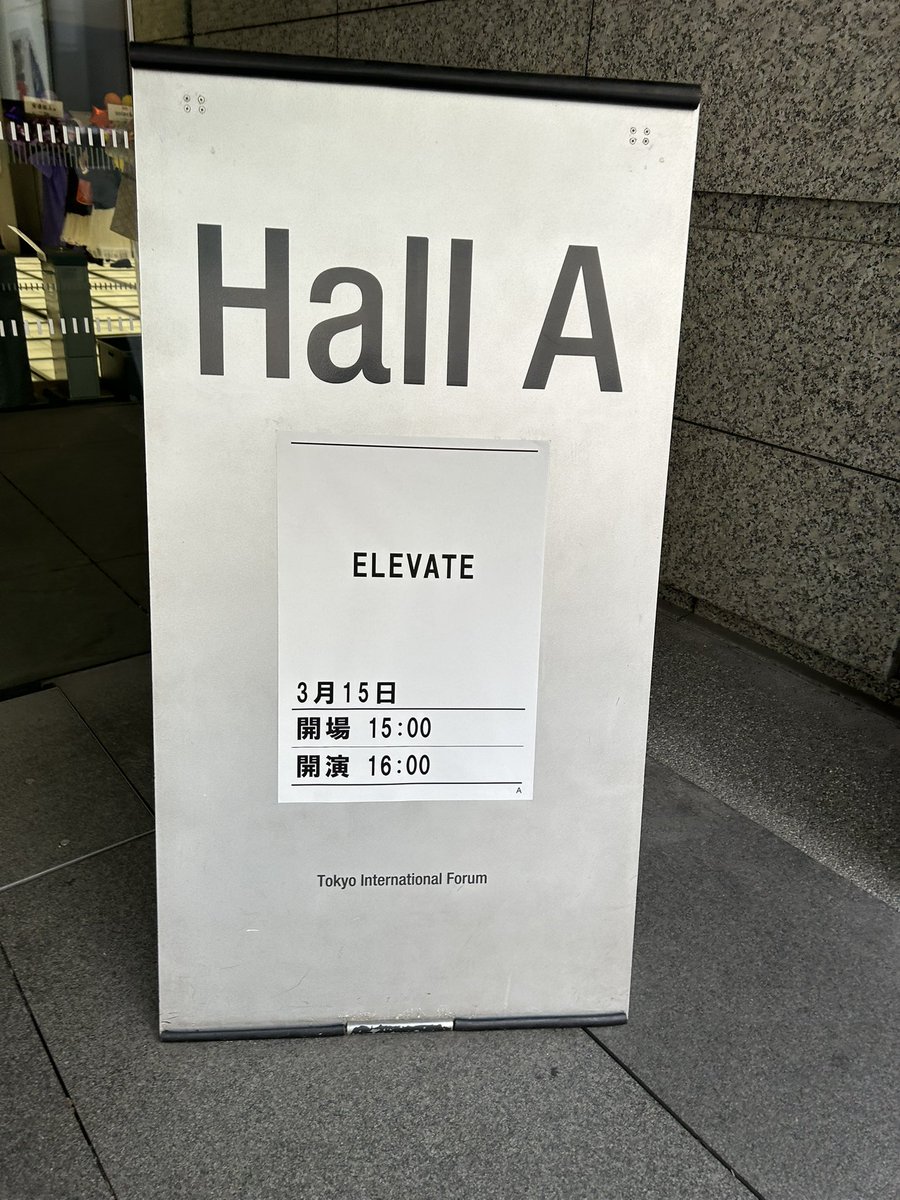 シライ tweet media