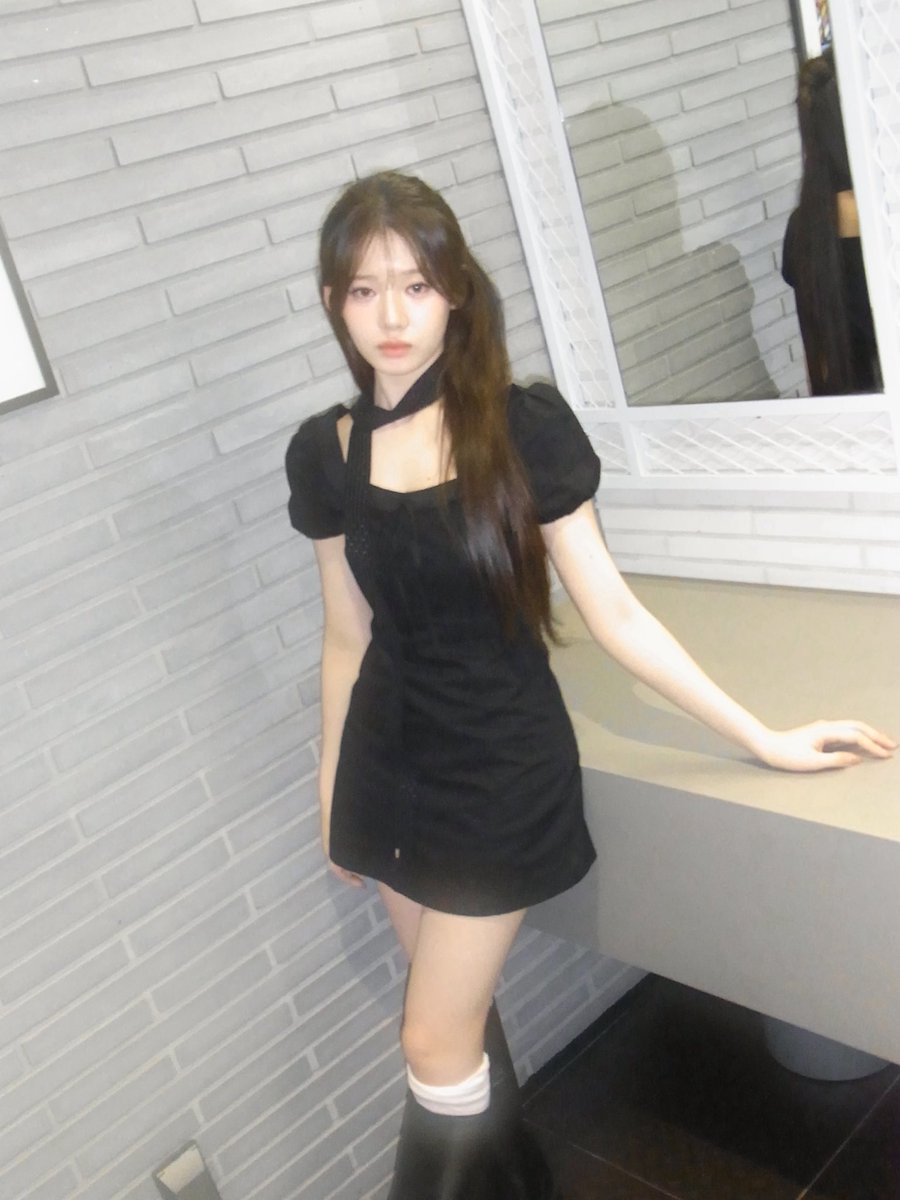 로라 얼굴 tweet media