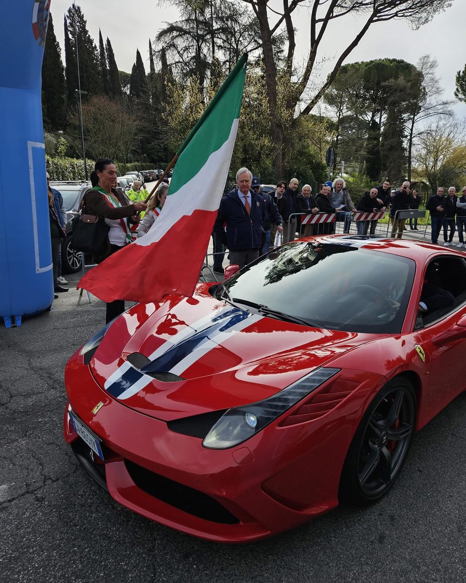 criscaletti's tweet photo. #15marzo

Questa mattina con il presidente della Regione Toscana @EugenioGiani e l’assessora del Comune di Firenze Letizia Perini abbiamo dato il via alla storica #Firenze–#Fiesole

Auto leggendarie, storia e passione sulle nostre strade

Salite a #Fiesole: lo spettacolo continua https://t.co/RHs4BT2NcO