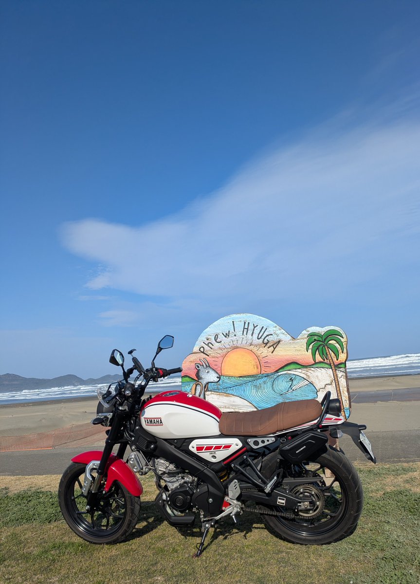 YodakinBo_Rider's tweet photo. 残りの仕事を昼までしたあとバイクを動かしたかったので散歩ツーして甘いモノはMIMISTANDさんで補給。
ガソリン値上げされたけど燃費に恵まれてるバイクは文句など言わず経済に貢献しなきゃいかんですよね…いや無駄なガソリン消費は控えるべき？

#日向市
#XSR155
#宮崎ライダー
#155cc
#yamaha https://t.co/fQbQulemGO