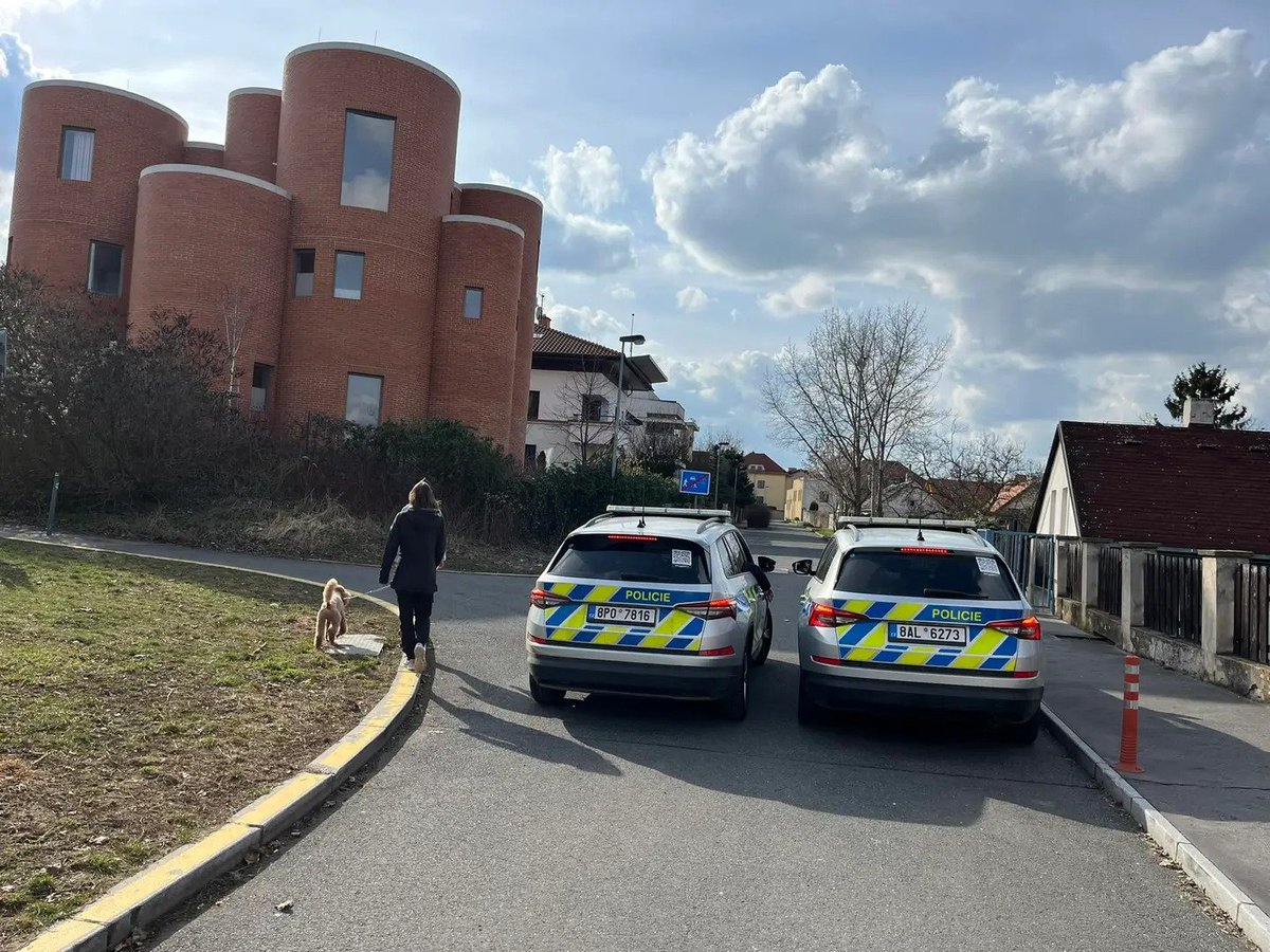 Jana "Dezinfo" tweet media