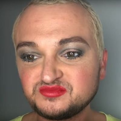 саша tweet media