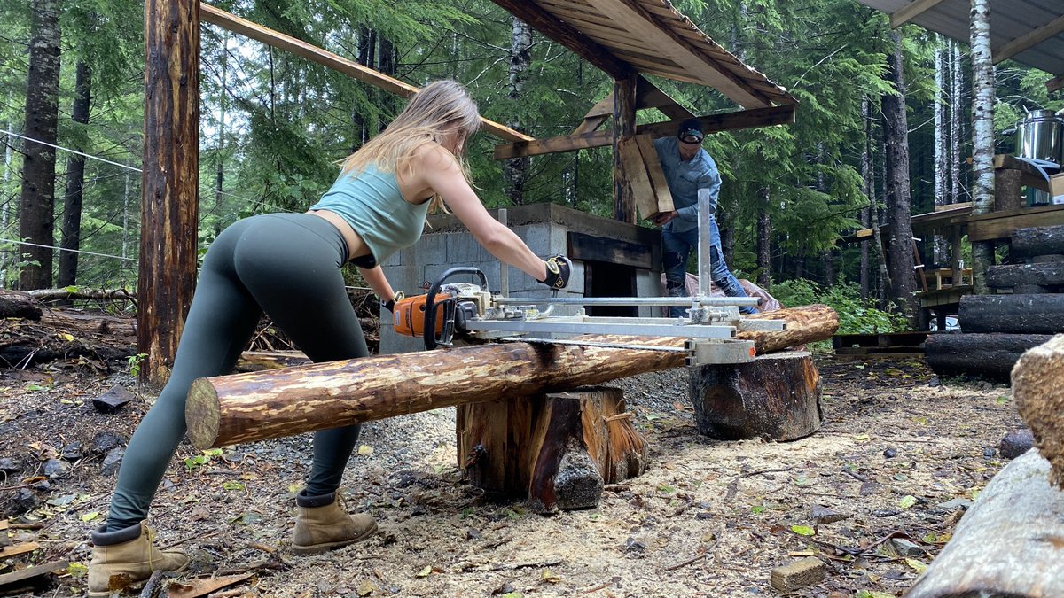 Nicolle Love tweet media