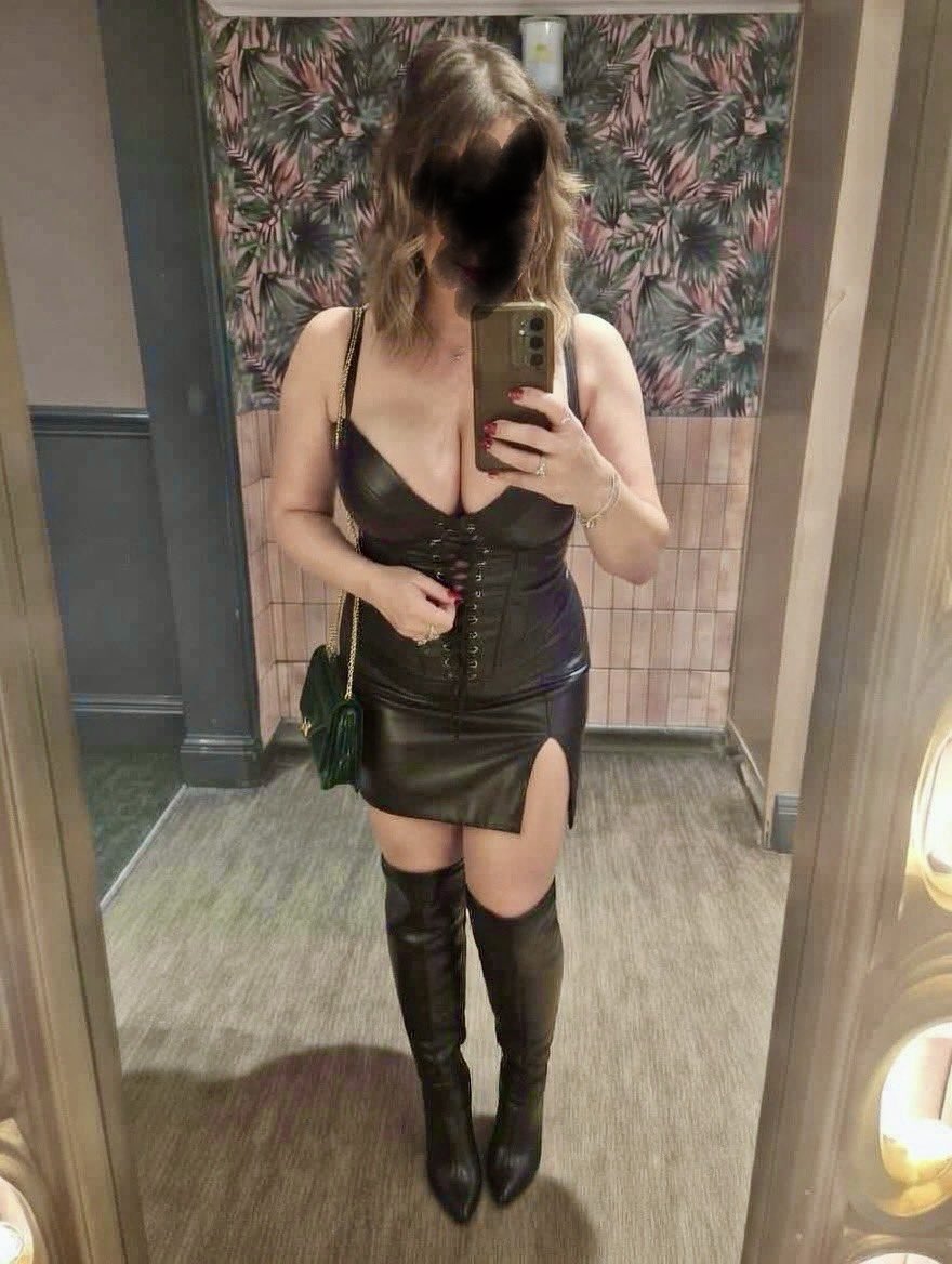 #NaturalWifeMarriedCouple tweet media