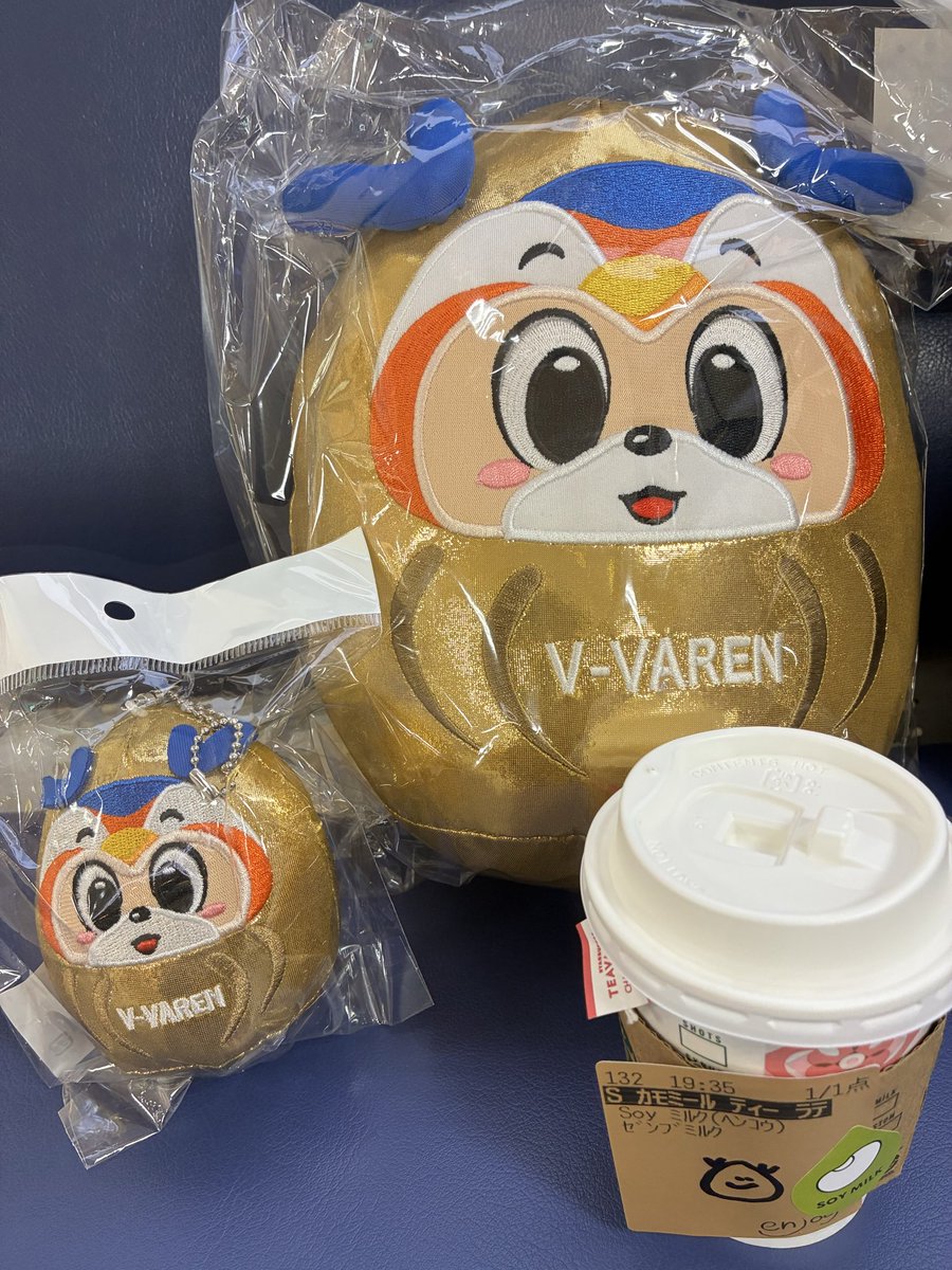 ヴィヴィくん🐥
長崎空港スタバ　ヴィヴィくんの

スタッフさん
ガンバ戦参戦だそう✊