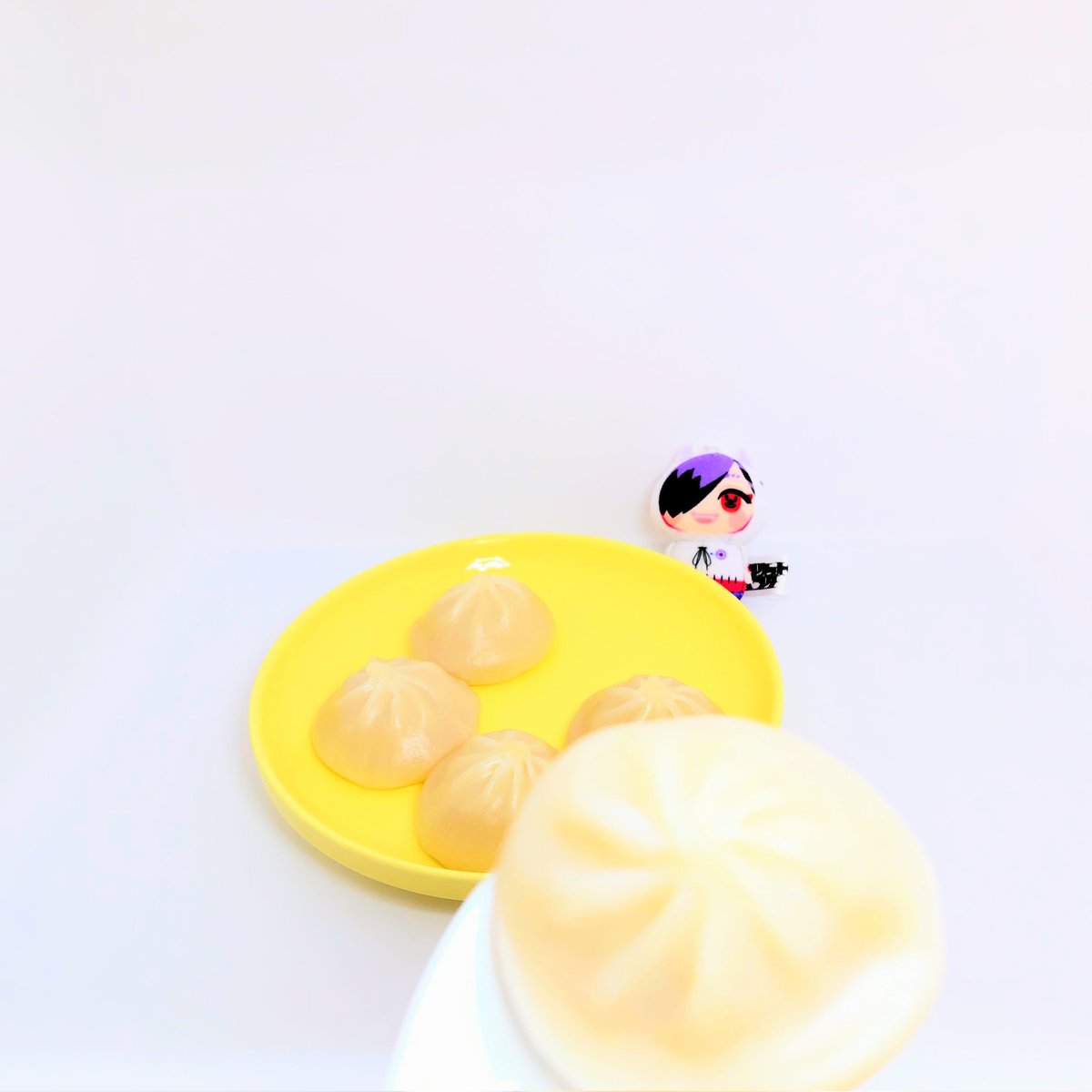 ぷての目の前で
ぷてみたいにまるっこくて小さいものを食べる

これは小籠包