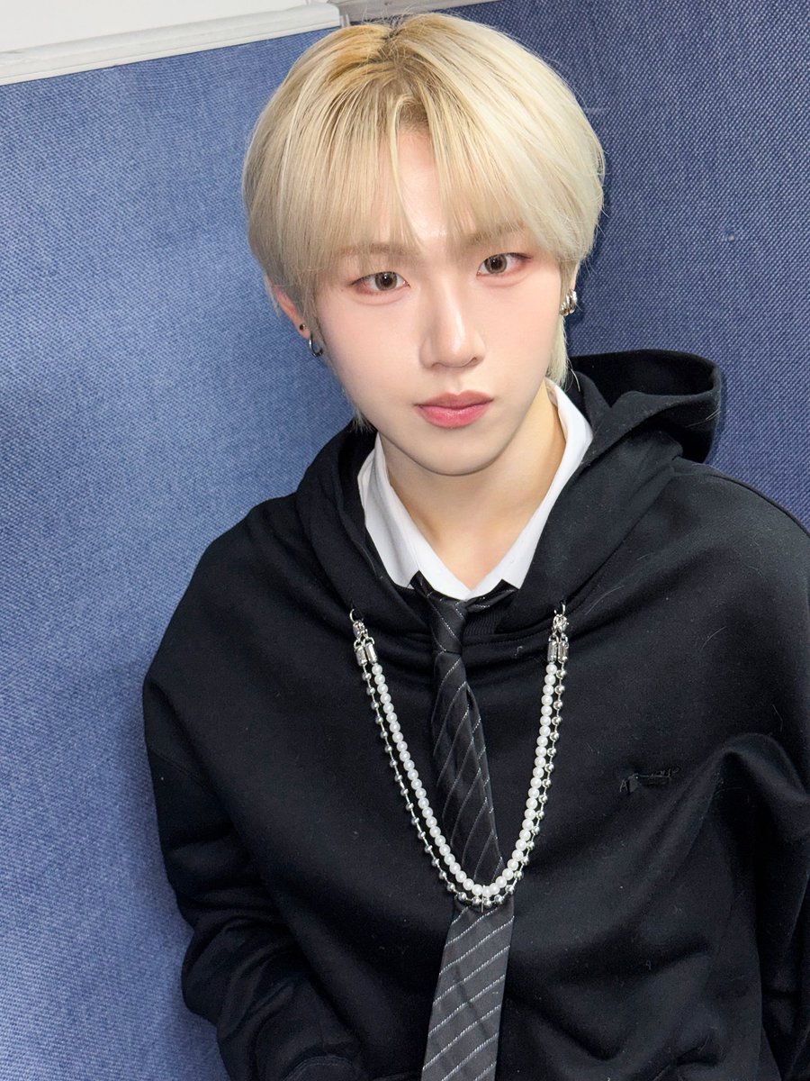 TUNEXX_official's tweet photo. 호잇! ★̲⌁. ࣪˖

#TUNEXX #튜넥스
#Sihwan #시환
#SET_BY_US_ONLY
#내가_살아있다는_증거 https://t.co/Q1eSTkJH9C