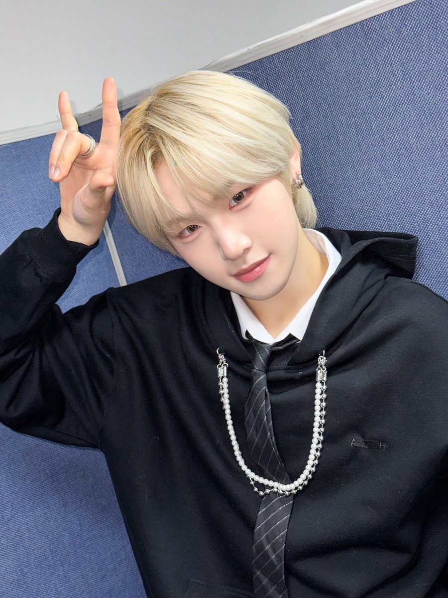 TUNEXX_official's tweet photo. 호잇! ★̲⌁. ࣪˖

#TUNEXX #튜넥스
#Sihwan #시환
#SET_BY_US_ONLY
#내가_살아있다는_증거 https://t.co/Q1eSTkJH9C