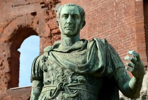 Julio, amigo, un consejo. Hoy no vayas a trabajar