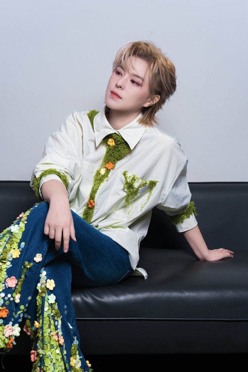 SunneePHFC's tweet photo. Sunnee杨总工作室 Weibo update 1/3 #Sunnee

Walking with you on this planet, the sweet March wind blows, rushing to open flowers, embellishing this spring sunset. https://t.co/JlPSA2PNt8