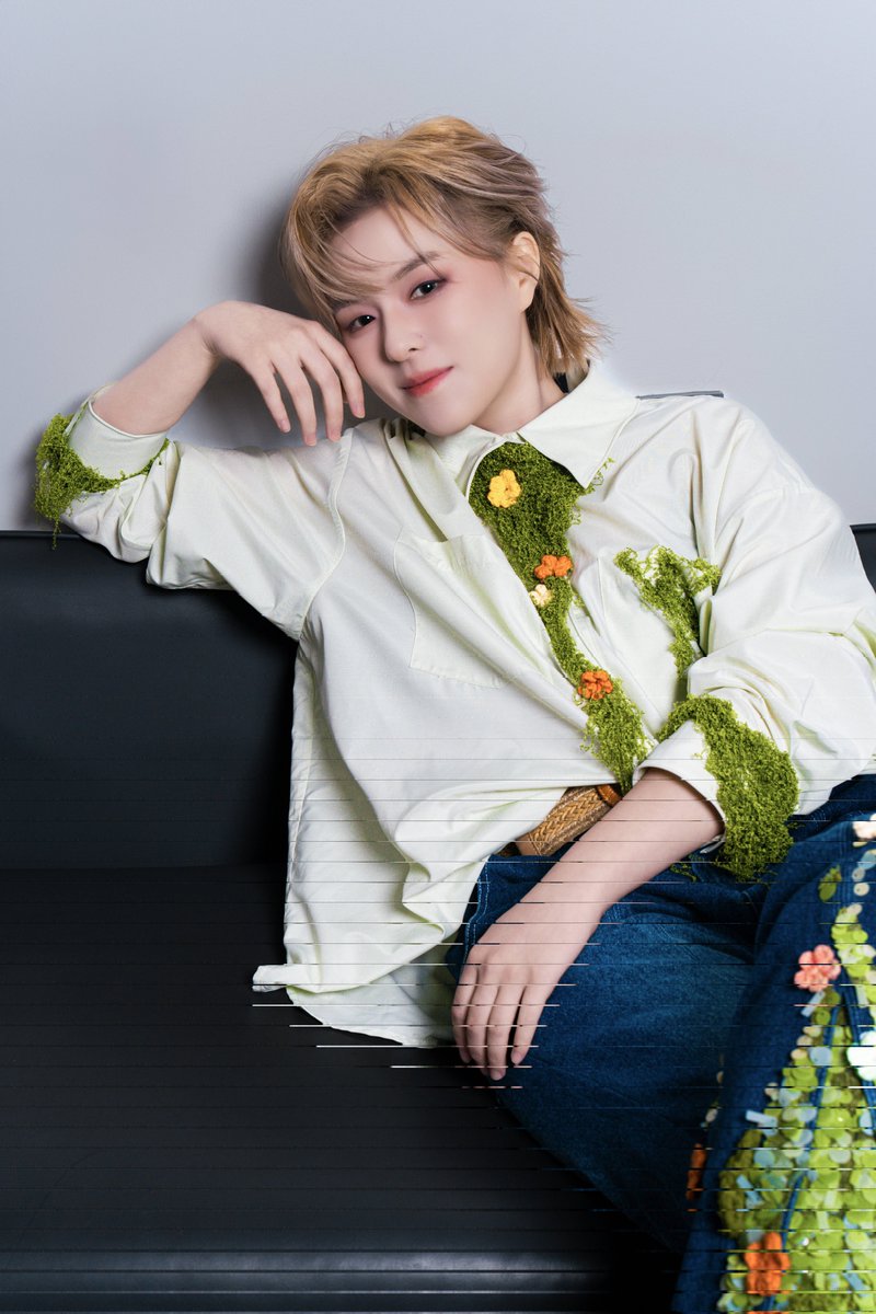 SunneePHFC's tweet photo. Sunnee杨总工作室 Weibo update 1/3 #Sunnee

Walking with you on this planet, the sweet March wind blows, rushing to open flowers, embellishing this spring sunset. https://t.co/JlPSA2PNt8