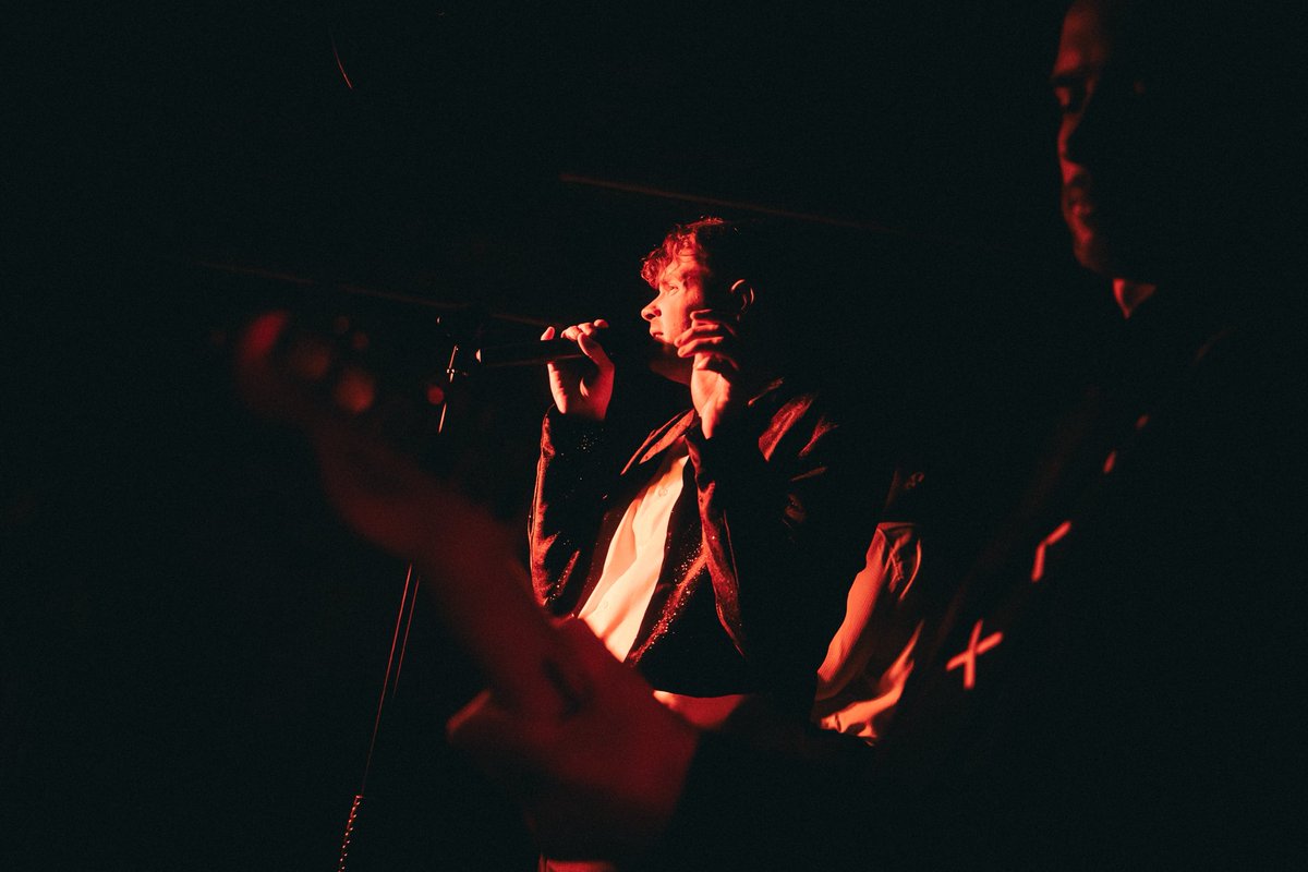 samuel_evanson's tweet photo. Liverpool, you were fabulous! ✌️thank you for an unforgettable night! 💜🎸🧬🎰

📸 Ianthe Warlow
@OfficialHeebies https://t.co/6LVTJfZDFQ