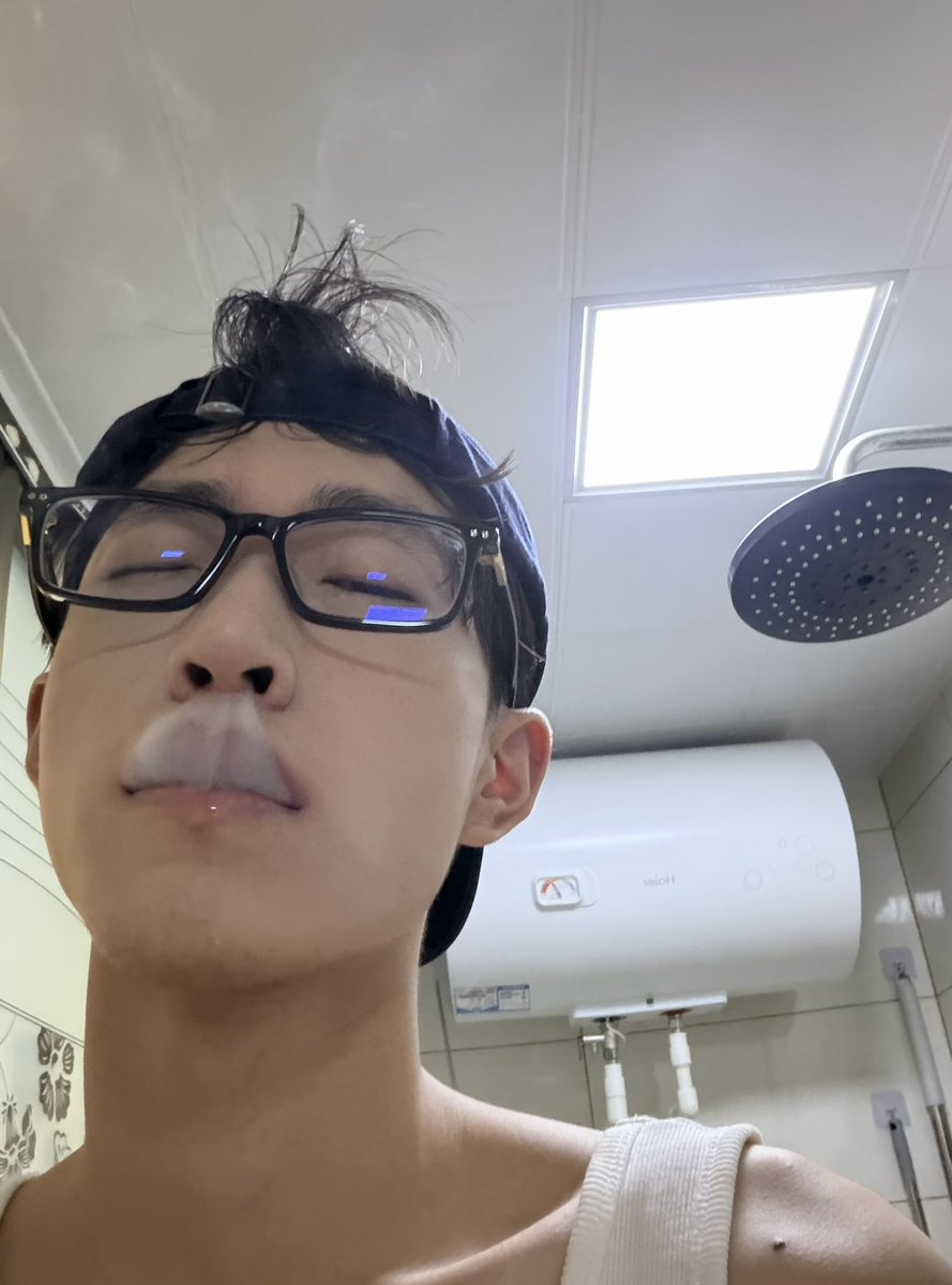 纸皮花生酥 tweet media