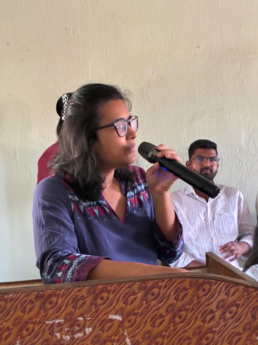 aisa_official_'s tweet photo. आरा में आयोजित समता कन्वेंशन में शामिल हुए वीर कुंवर सिंह विश्वविद्यालय के छात्र! 

ब्राह्मणवादी विचारधारा के खिलाफ हमारा संघर्ष जारी रहेगा और UGC समता प्रावधान को लागू करवा कर रहेंगे। https://t.co/k9wAqP0b9z
