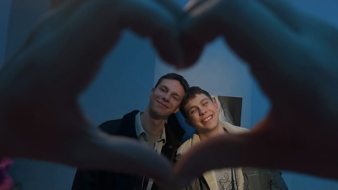 AtetSatet's tweet photo. Sorry, but I need more happy photos of these two.. #sramhr https://t.co/xWYwC5bY9F