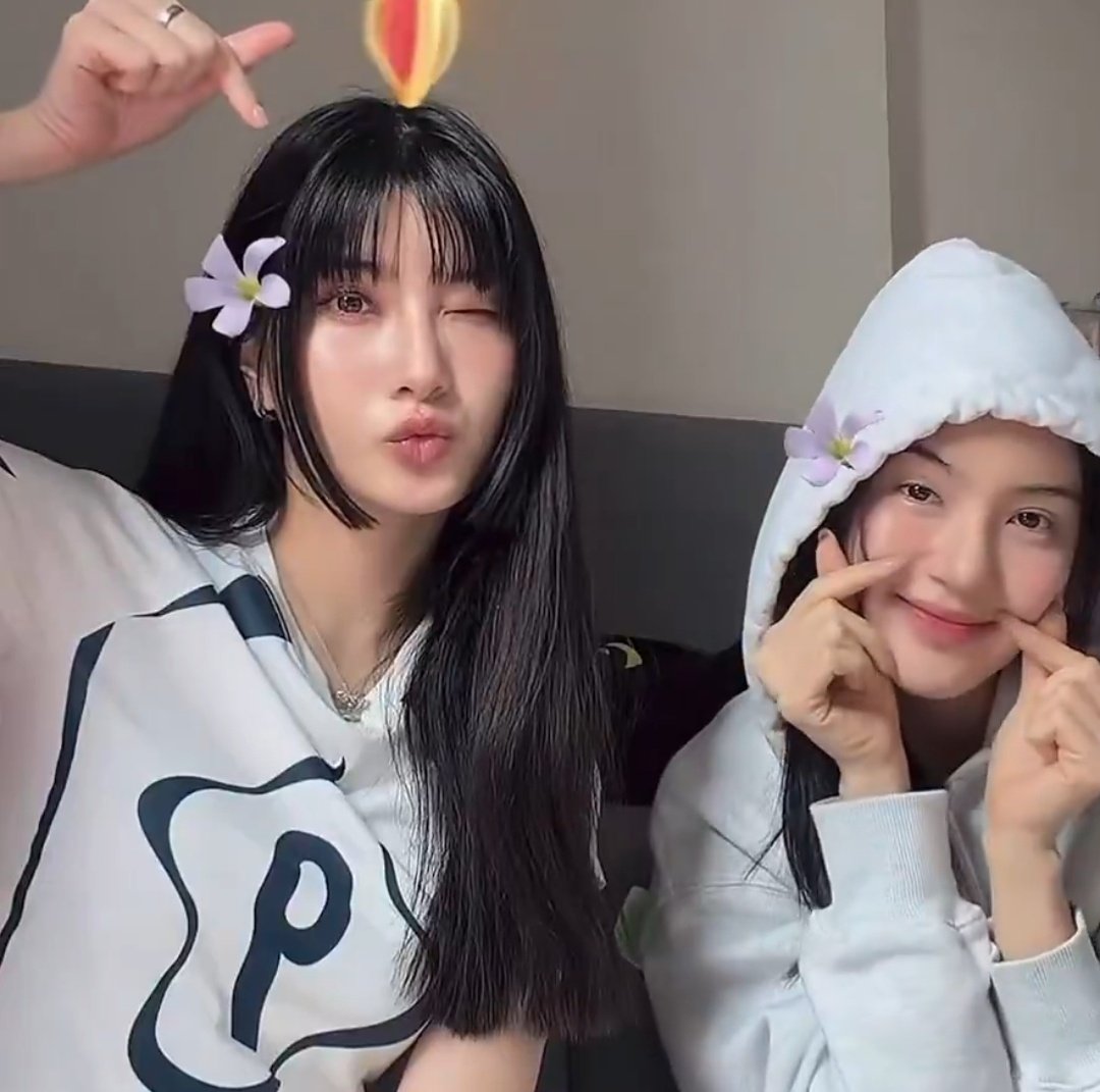 lalalimario's tweet photo. i'm always worried everytime pangjie's sick bc she's alone in her apartment  and her family is in phuket. thank god mable is always there to take care of her. pls be healthy always, both of you. 🥹

#BleJie #pangjiewr #Mable_Siriwalee https://t.co/9PE55OTe3g