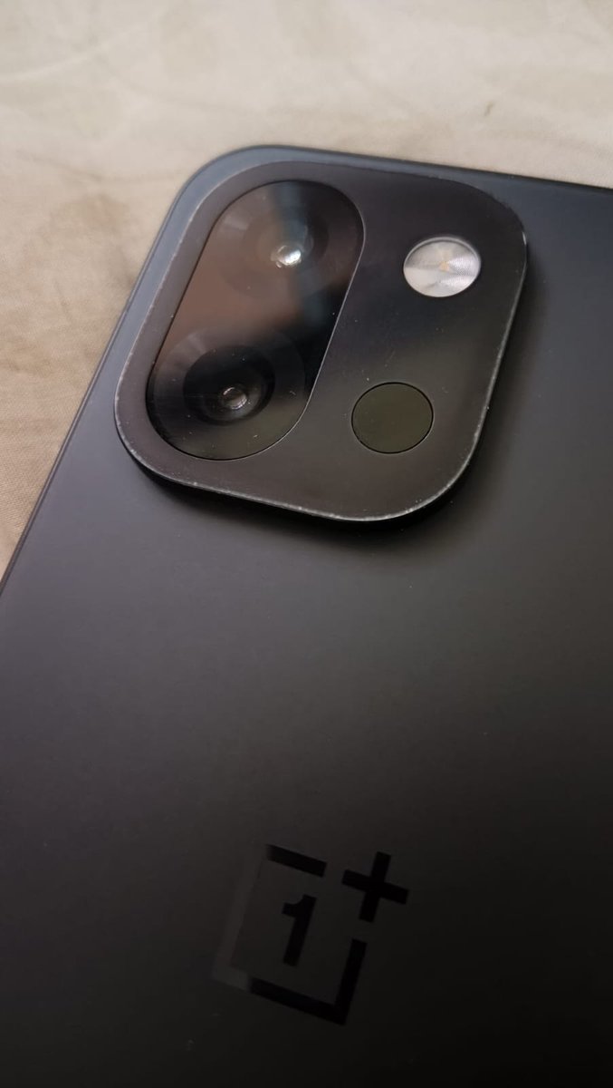 Karantripathi77's tweet image. @OnePlus_IN @OnePlus_Support @Pete_Lau
🚩 #OnePlus13s Manufacturing Defect: Fading near camera corner in just 6 months.Refuse repair as it breaks factory IP-seal. Requesting Full Replacement only under 180-day plan.
Case ID[INSR260314008198] #ManufacturingDefect #JagiGrahakaJago