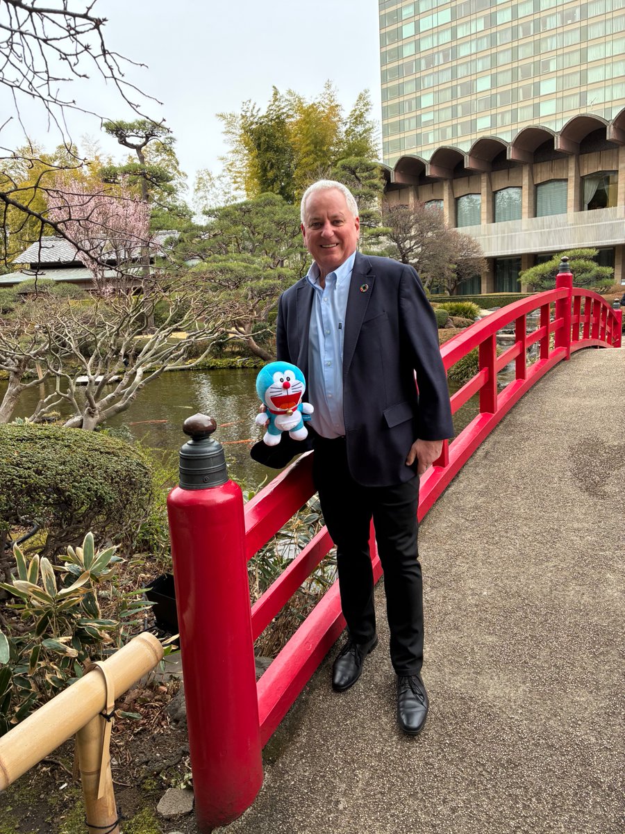 LordMcConnell's tweet image. Doraemon has moved with the UK delegation to our conference centre near Mount #Fuji - it's time for us to discuss security cooperation, trade and the geopolitical situation. While he enjoys another excellent meal. #UKJapan