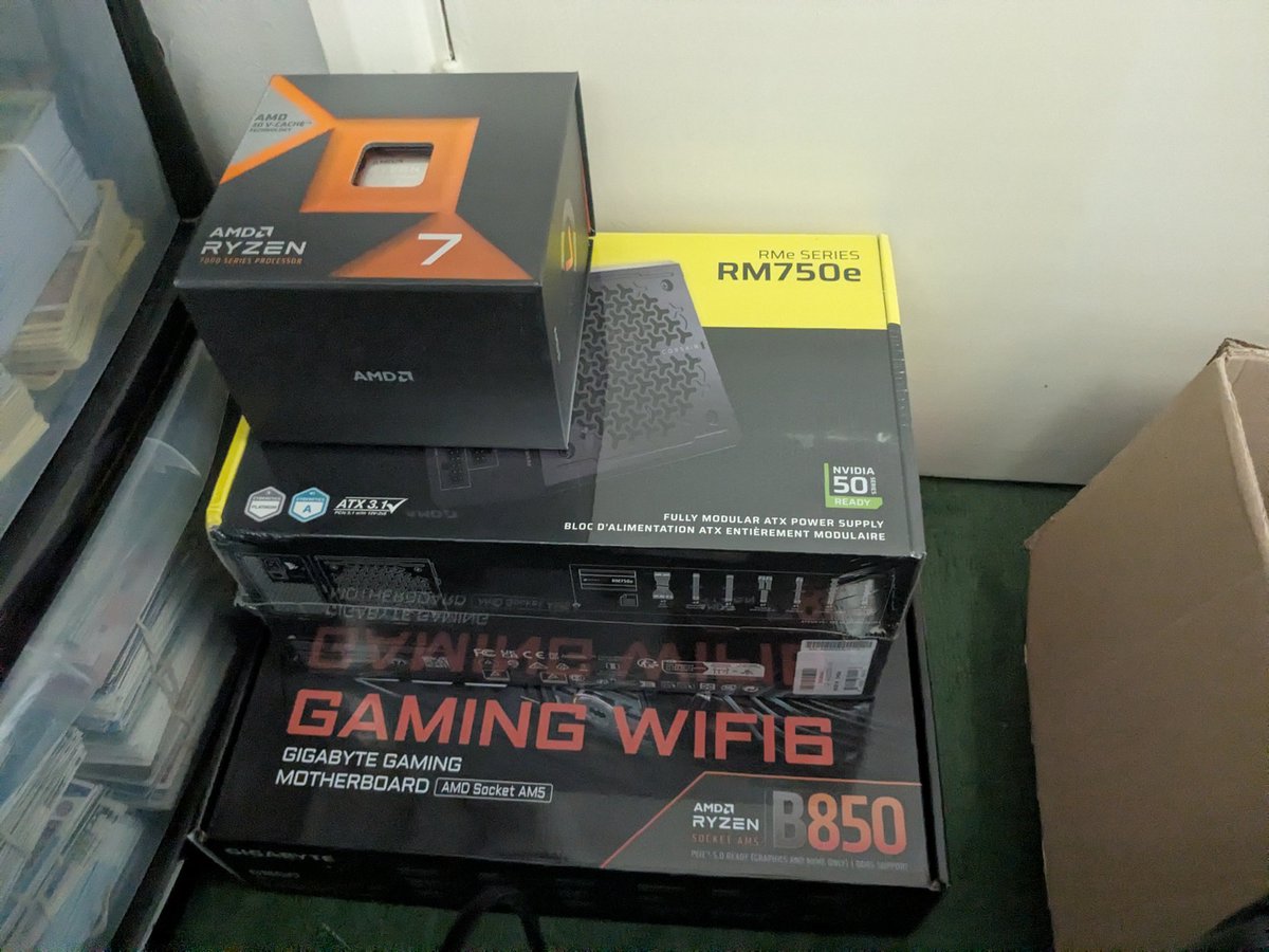 IsaTheLegend tweet media