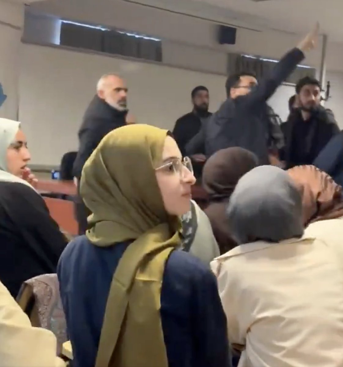 sans héroïne tweet media