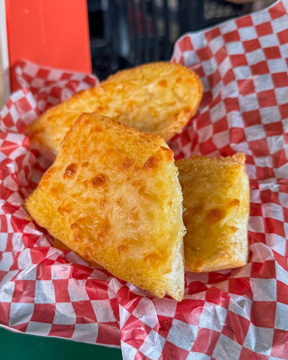 Imo's Pizza tweet media