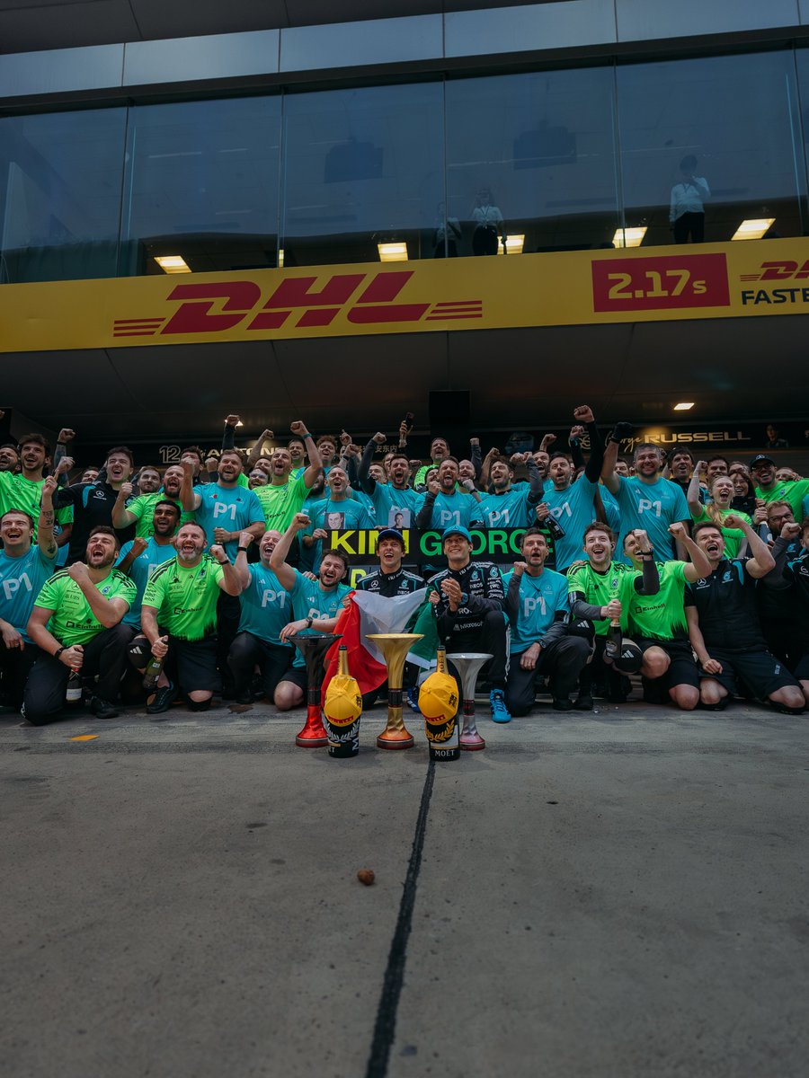 F1's tweet photo. A tale of two photos 😆🍾

#F1 #ChineseGP https://t.co/SMnJm392NQ