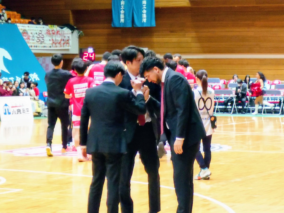 Alien_Decopon's tweet photo. 金沢戦 GAME2　WIN‼️
3Qからトレインズのエナジー爆発💥
町田のファンと一緒に、八王子一丸で勝利！選手のエナジーに熱くなりました。
残りの試合も、選手の力になれる様に、目標達成まで、勝利を信じて全力応援します📣🔥🔥🔥🔥🔥🔥🔥🔥

#八王子ビートレインズ 
#Levelup 
#八王子一丸 
#samepage https://t.co/QevoxWLNuY