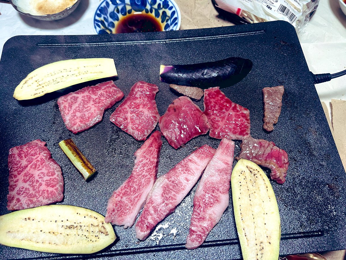今日は一乃家さん<a href="/ichikuma1818/">いちはち(*^◯^*)</a> のめっちゃ美味い肉で晩ごはん。

マジで最高すぎる🥹

どの肉も味が濃くて美味い‼️
家でこんな美味しい肉が食べれるなんて幸せだな☺️