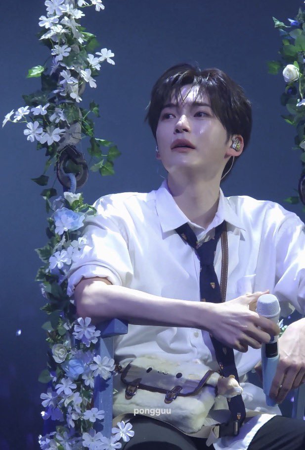 한빈이 오열해서 맘 찢어짐
#성한빈 

줄줄 울어도 예쁜거 왜인데?