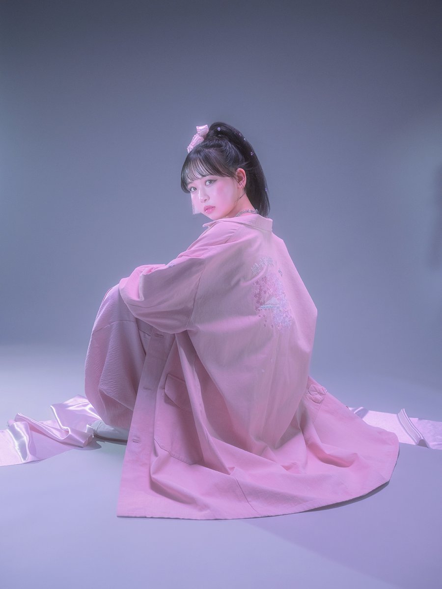 modelpress's tweet photo. FRUITS ZIPPER松本かれん
「LARME」で“ヤンキーガール”に変⾝🩷

淡いピンクの特攻服に⾝を包み
やんちゃでガーリーな世界観を表現
https://t.co/IvcSwzCj1O

#ふるっぱー @FRUITS_ZIPPER @karen_fz0328 https://t.co/0ecCb4DDtH