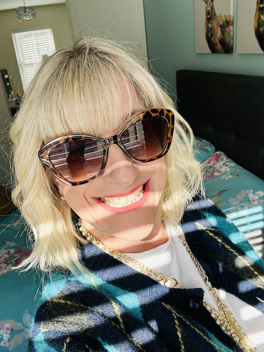 jowine100's tweet photo. Ready for my Mother’s Day roast and the sun is shinning ☀️ https://t.co/su4mSOZEAL