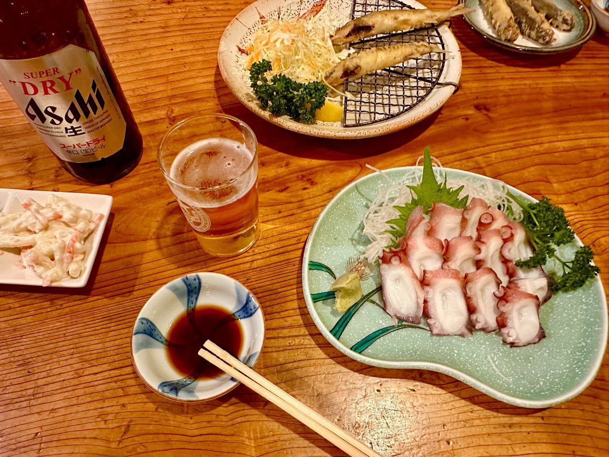 タコ刺しで始めました。