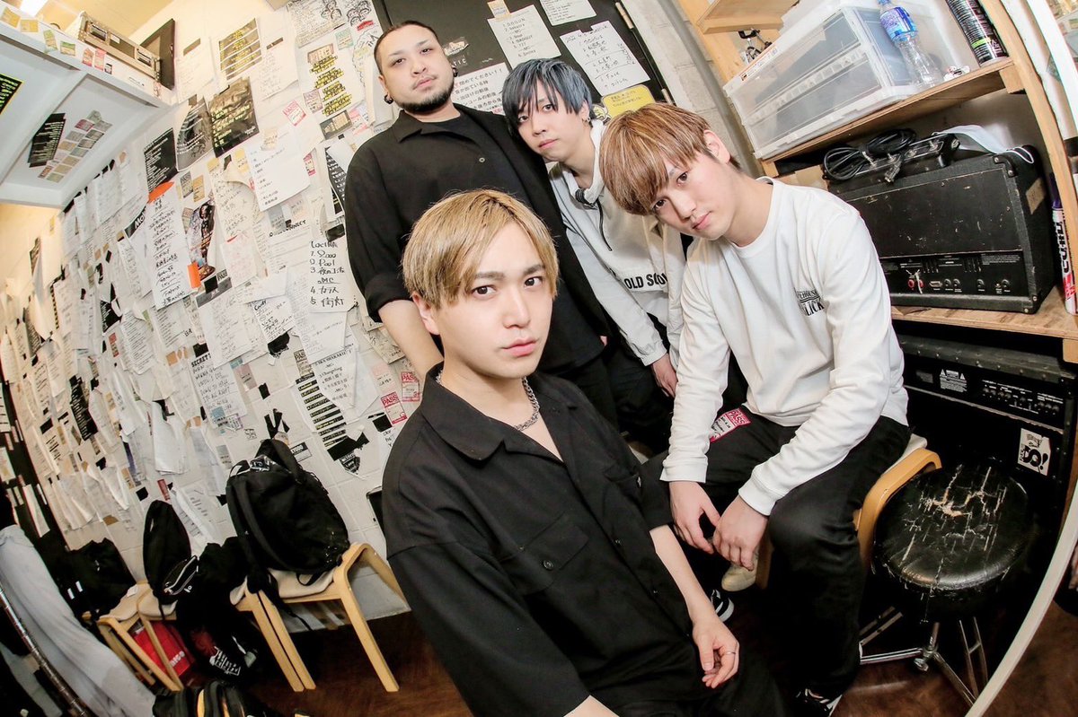 psycologicbox's tweet photo. 【お知らせ】②

再始動に伴い

2026年4月26日(日)
SAM 2ndワンマンライブ
"culture spot BAD KNee LAB."に出演致します！

会場:福岡市中央区 culture spot BAD KNee LAB.
開場:17:30 開演:18:00
前売:¥3,000- 当日:¥3,500- (+1ドリンク)
チケットの取置き等はXまたはInstagramまで https://t.co/5tBZWqAEfb