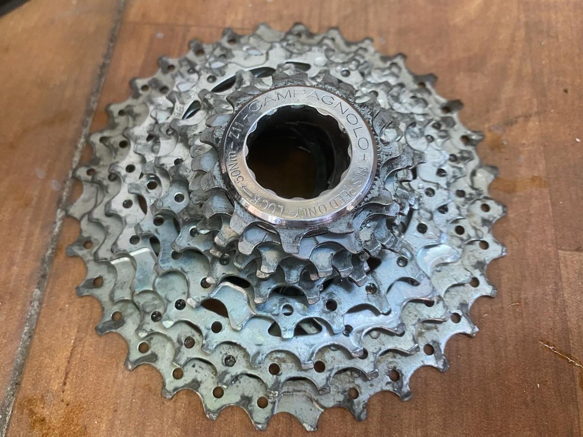 Pedagang Bekasi tweet media