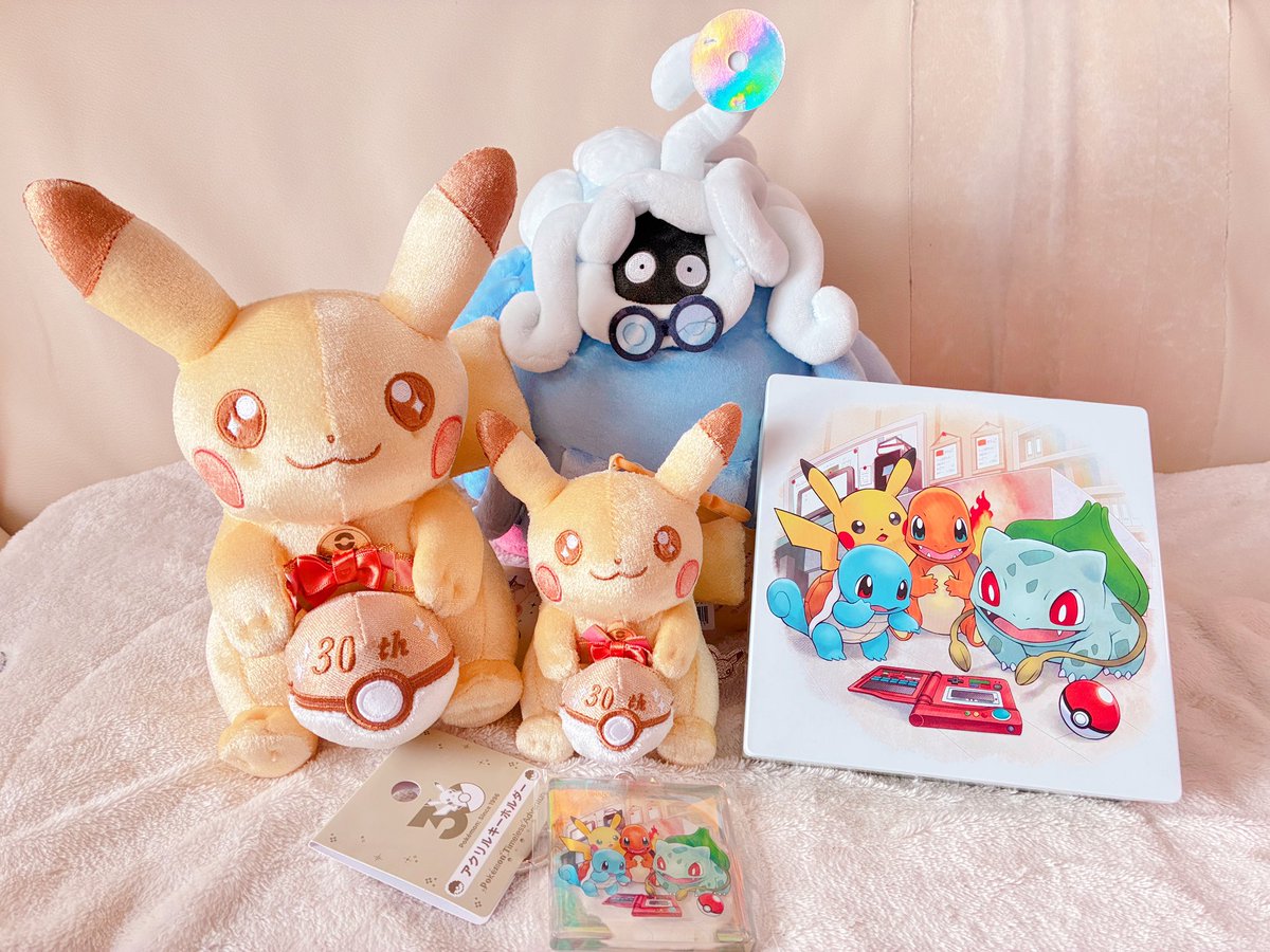 30周年ピカチュウとか買えて良かった〜！
ぽこポケやりすぎてついモジャンボはかせもお迎えしてしまった