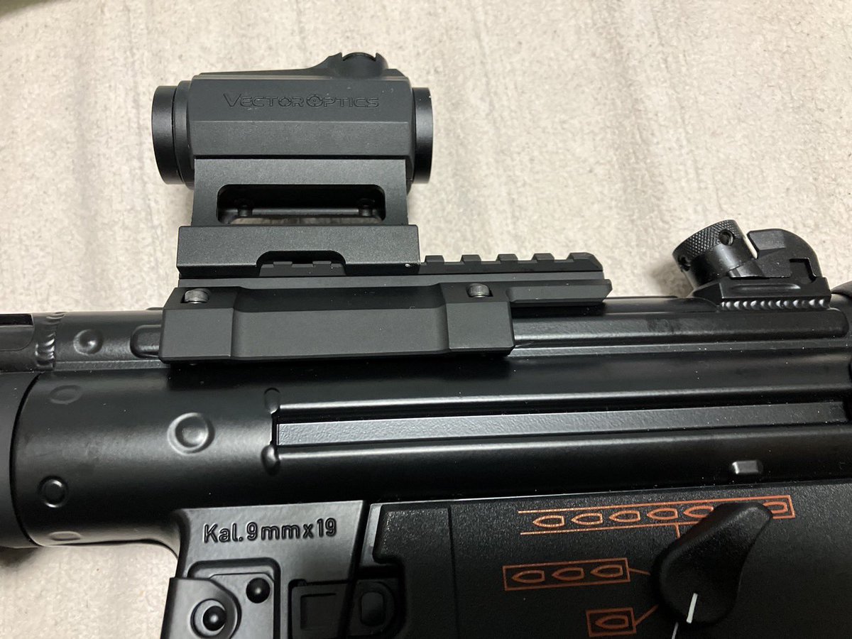 Merlion055's tweet photo. ベクターオプティクス マーベリック gen3 をセット。
これレール短いけど同社のマグニファイア買って付けられるかな… https://t.co/SHocLPxbLX