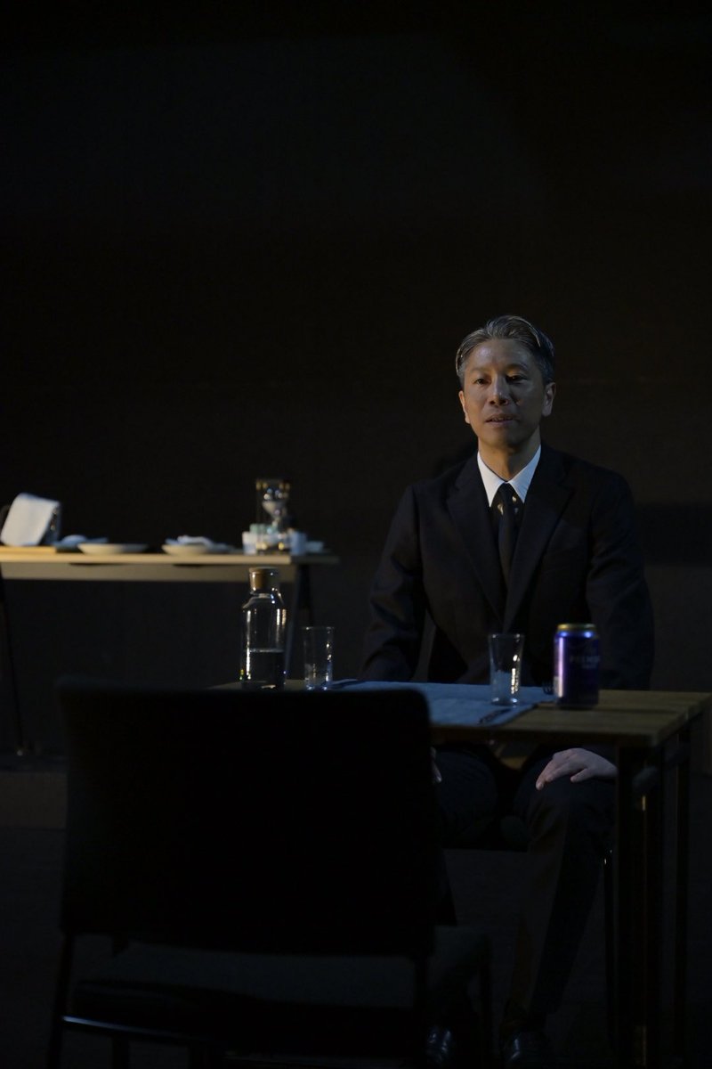 1人の俳優のための5人の演出家による上演 tweet media