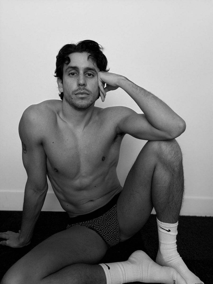 WhiteSockS tweet media