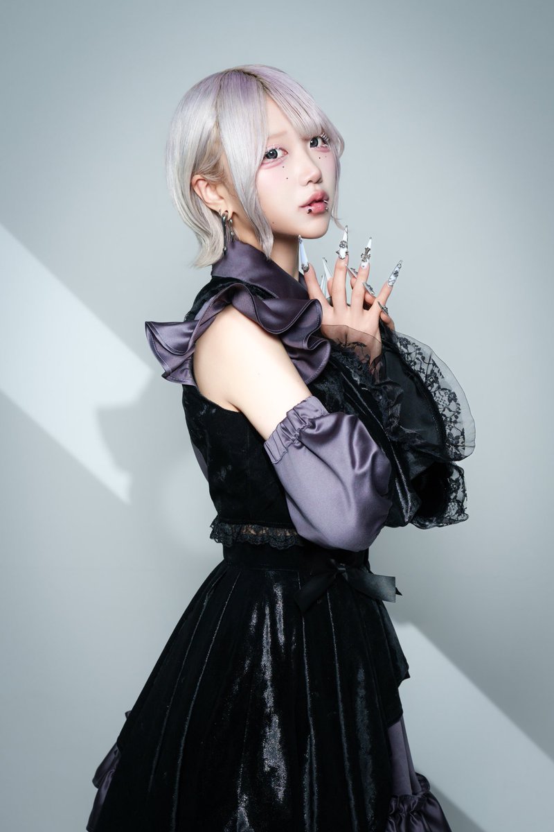 xinxin_azu's tweet photo. ◤  XINXIN 新編成  ◢| 

2026.03.15 加入
名古屋発"真新"感覚ミクスチャーアイドル
『XINXIN(シンシン)』

🤍ホワイト担当：四宮あず
               - SHINOMIYA AZU -

 ✖️魂が描く白黒の旋律✖️

#XINXIN
#シンシン
#アイドル https://t.co/g7oXnKW4mh