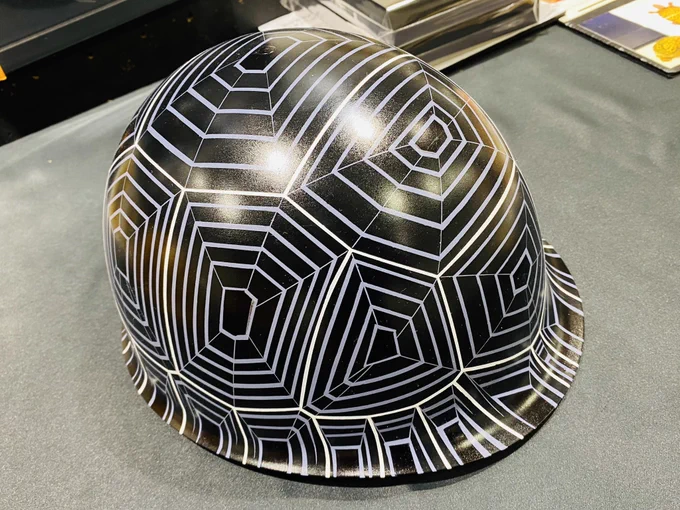 【ヘルメット 販売】 カメデショーから持ち帰りましたヘルメットを販売させて頂きます。 ホウシャガメ¥25,000 アルダブラゾウガメ ¥20,000 トウブハコガメ ¥20,000 インドホシガメ ¥25,000 フロリダハコガメ¥20,000 ご購入希望の方はDMよりご連絡下さい。 送料無料にて即日発送いたします。