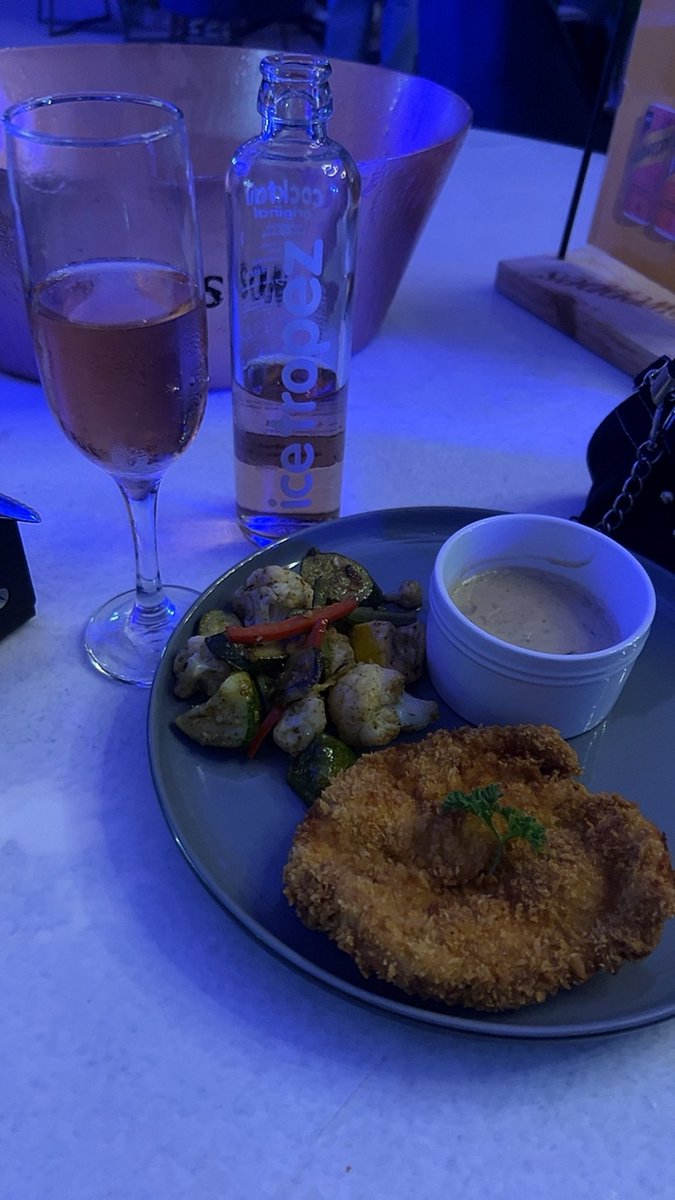 glitterkohinoor's tweet image. 💰last night 

#TransWomenAreWomen🏳️‍⚧️
#TransIsBeautiful🏳️‍⚧️
#ProudTrans🏳️‍⚧️
#TransRightsAreHumanRights
#queer  #uMjoloWithAzola
#LGBTQIA