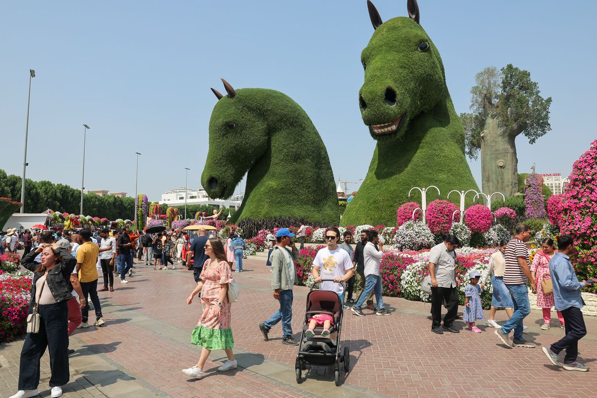 Crowds gather at Dubai Miracle Garden as UAE residents enjoy free entry by presenting a valid Emirates ID between March 15 and March 31. Photos by: Virendra Saklani/Gulf News 
Read more: gulfnews.com/1.500471027
