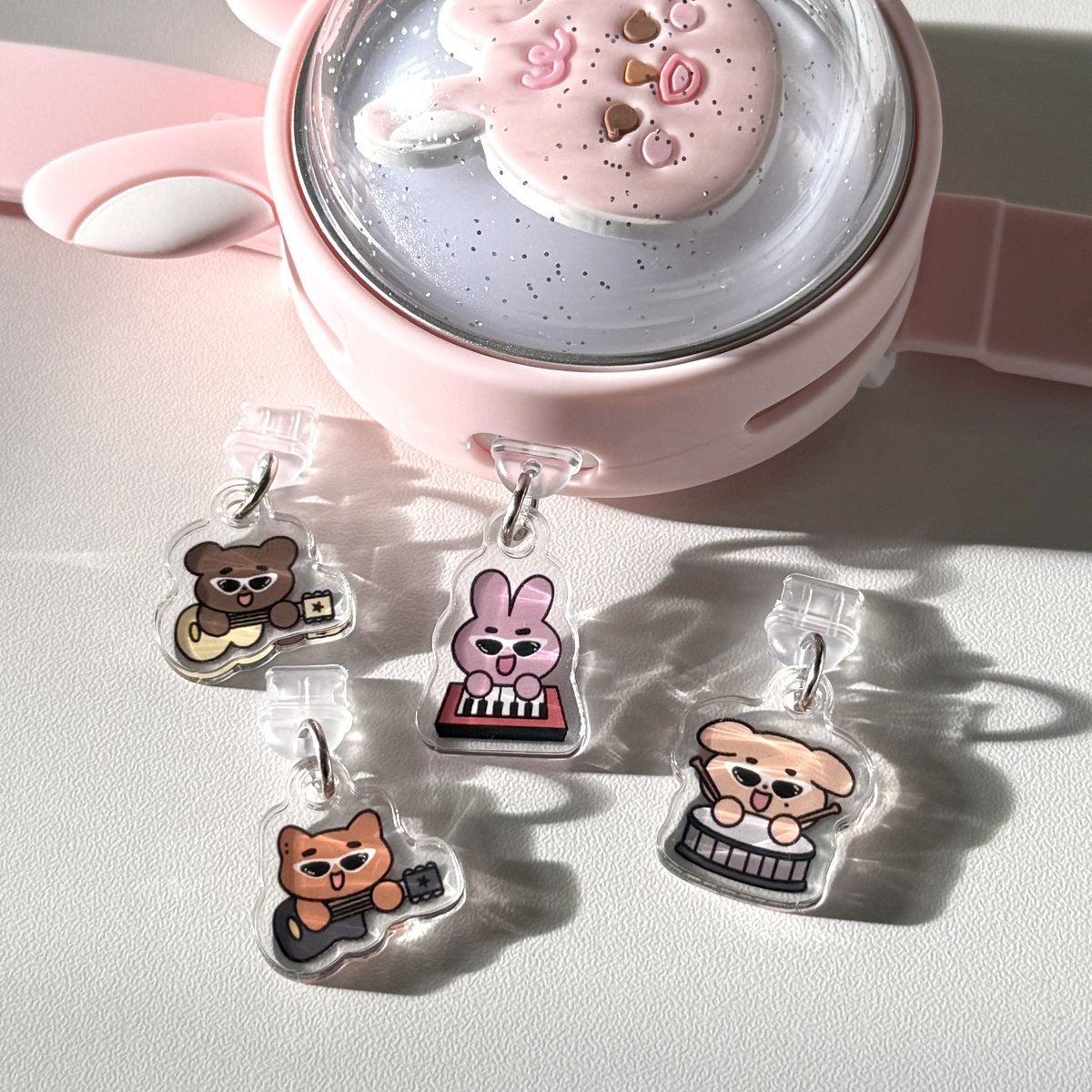 천사 원필님 첫 미니앨범 기념 ෆ

#RT 추첨 한 분께
틴케이스 + 고무동전지갑 + 보호캡(1종)을
보내드립니다🐰🎧

당발 3/30!