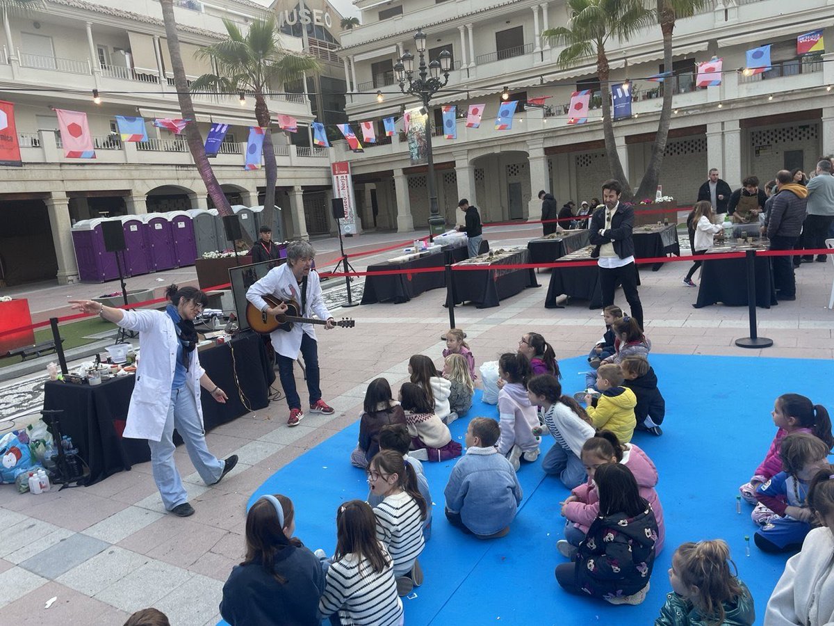 mimediacole's tweet photo. 👩🏻‍🔬EXPERIMENTOS LOCOS 🎊Village @latermicamalaga 📍Nerja 🗓️14 de marzo.🚀

¡¡Nos vemos el 9 de mayo en Archidona‼️ https://t.co/pFN5S5HuHv
