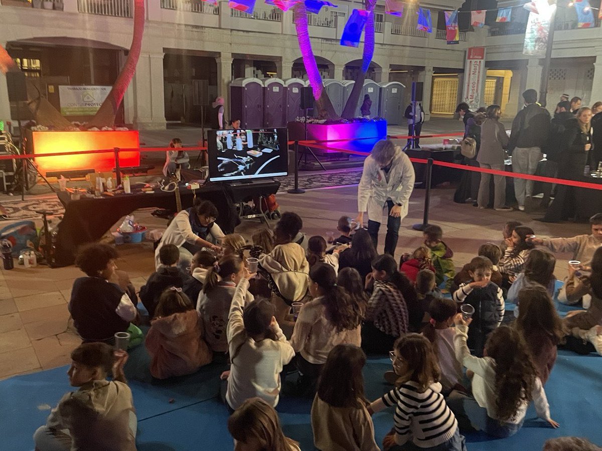 mimediacole's tweet photo. 👩🏻‍🔬EXPERIMENTOS LOCOS 🎊Village @latermicamalaga 📍Nerja 🗓️14 de marzo.🚀

¡¡Nos vemos el 9 de mayo en Archidona‼️ https://t.co/pFN5S5HuHv