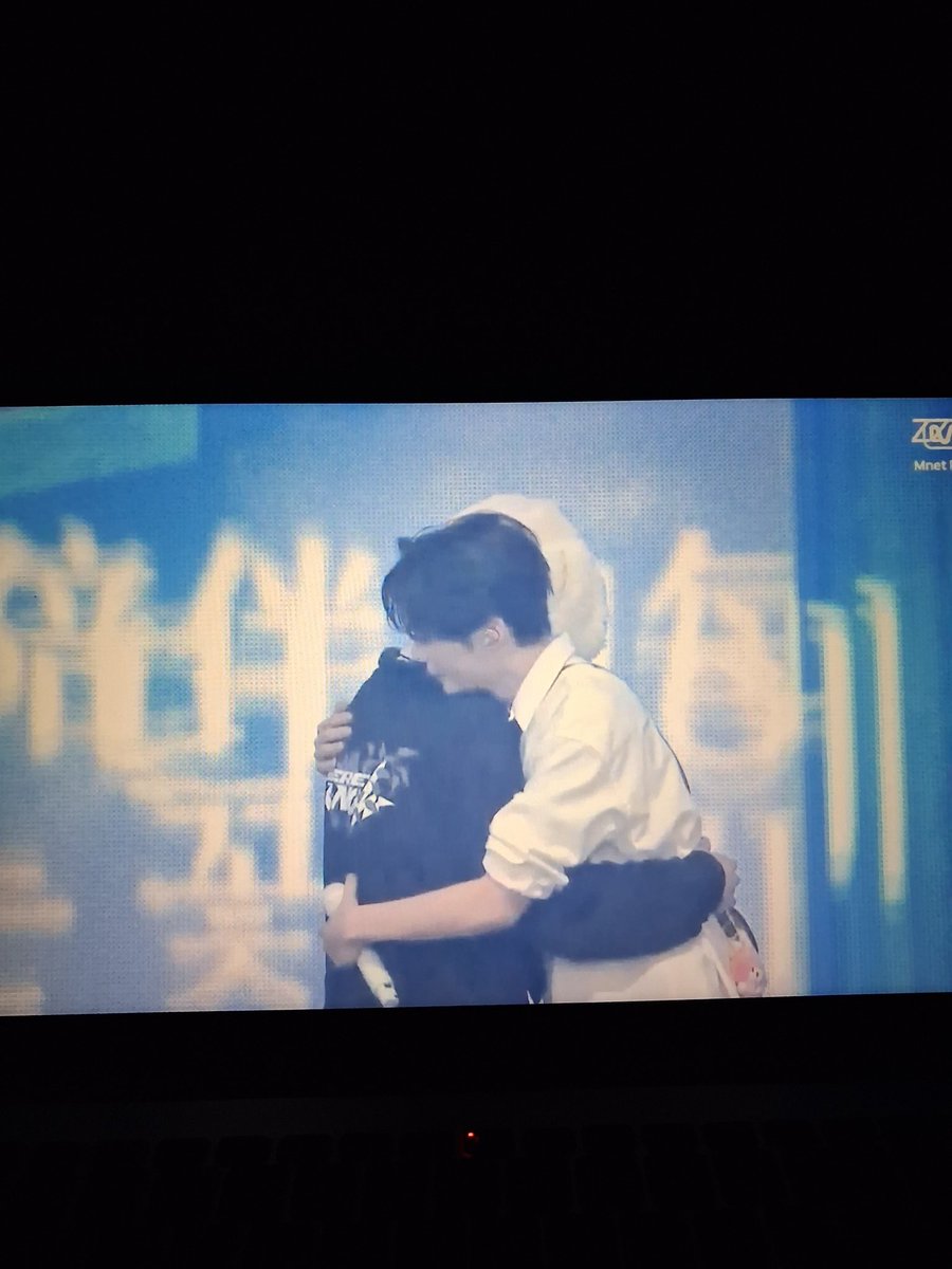 GUE NANGIS BGANGET ANJINGG?? #HAOBIN GUE