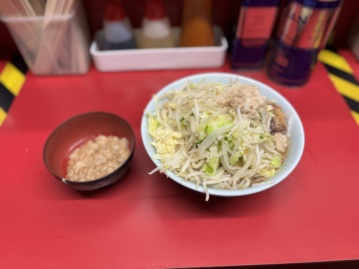 hamanotuchi's tweet photo. I'm at ラーメン二郎 中山駅前店 in 横浜市, 神奈川県 https://t.co/rUppIWEfwS https://t.co/n4pwJDZAm5