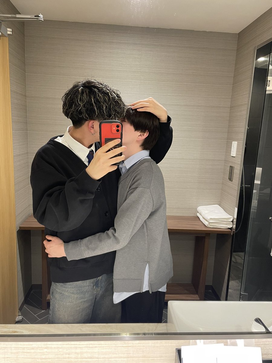FXXKED___UP's tweet photo. 3年と8ヶ月🖤 https://t.co/nSUTa7EXh5
